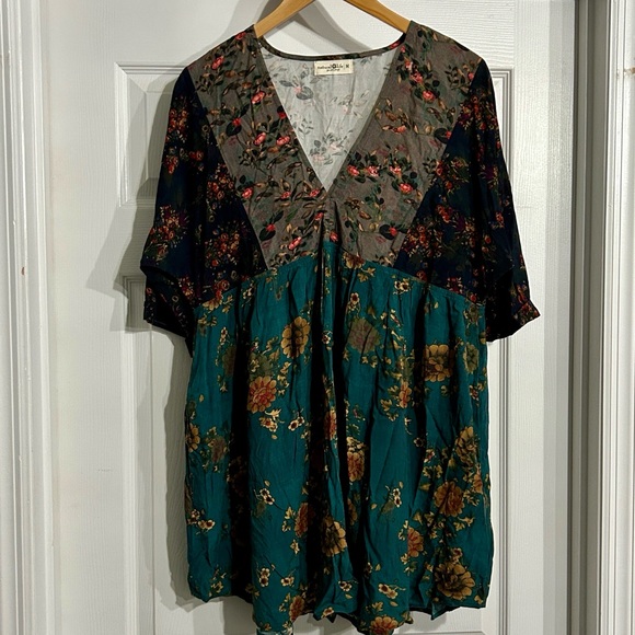 NATURAL LIFE Dresses & Skirts - Natural Life Stella V-Neck Floral Patchwork Size Med